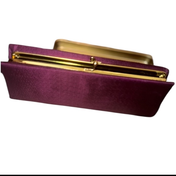 Glamorous evenings Vintage Buganvilla and Gold Matte Satin clutch - Picture 6 of 12